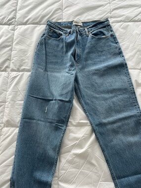 Abercrombie & Fitch Straight Leg Jeans - Medium Blue Wash